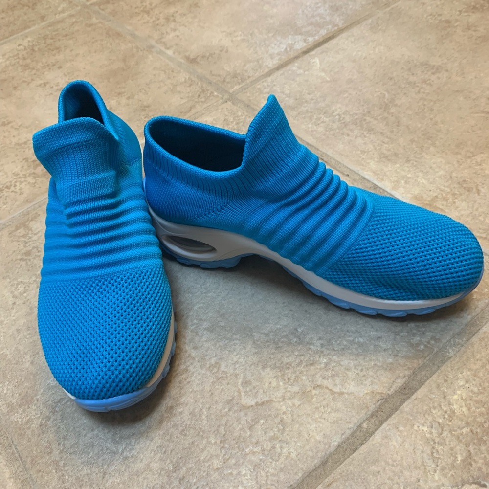 Sock athletic shoes